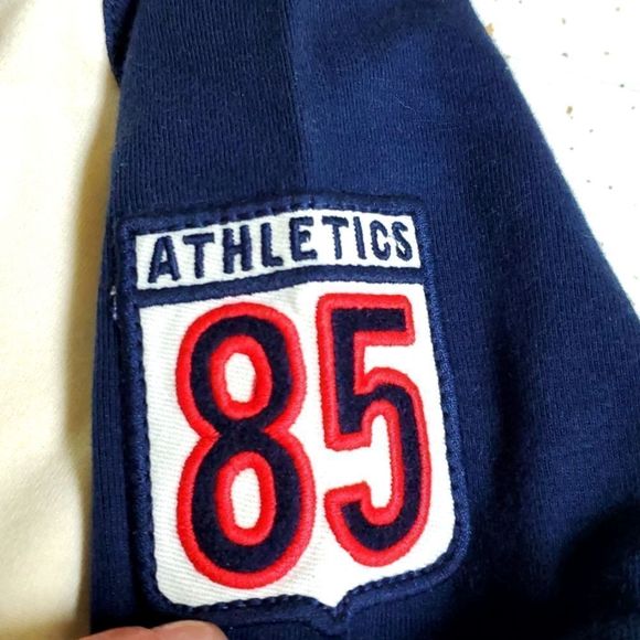 Boys Unique Hilfiger baseball style shirt size 6 - 7 - Picture 3 of 7